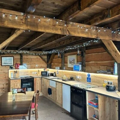 Gortin Glen Glamping - Communal area