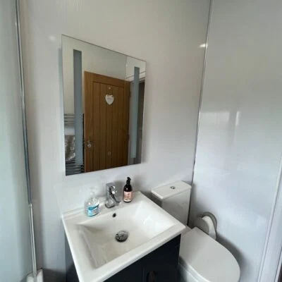 The Myles’ Cottage - bathroom